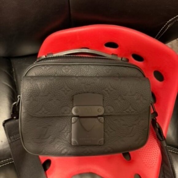 S Lock Messenger - Picture 1 of 2